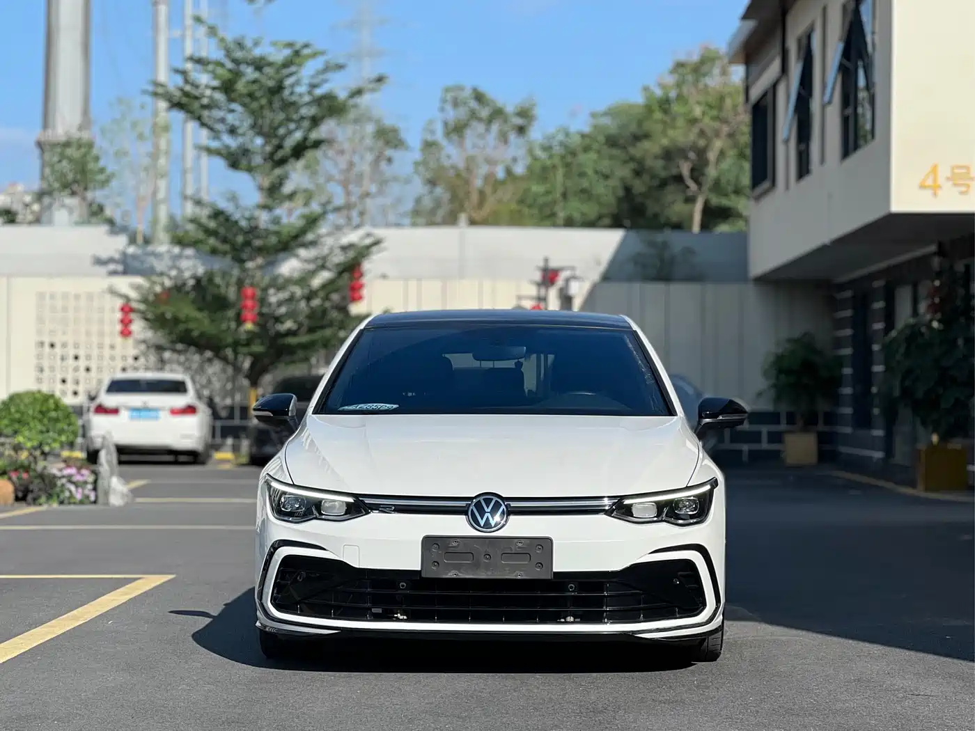 Volkswagen Golf 2023 Model 280TSI DSG R-Line фото 2