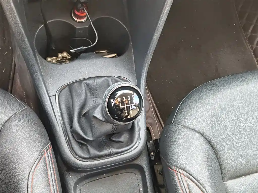 Volkswagen Polo 2016 1.4L Manual Trend фото 7