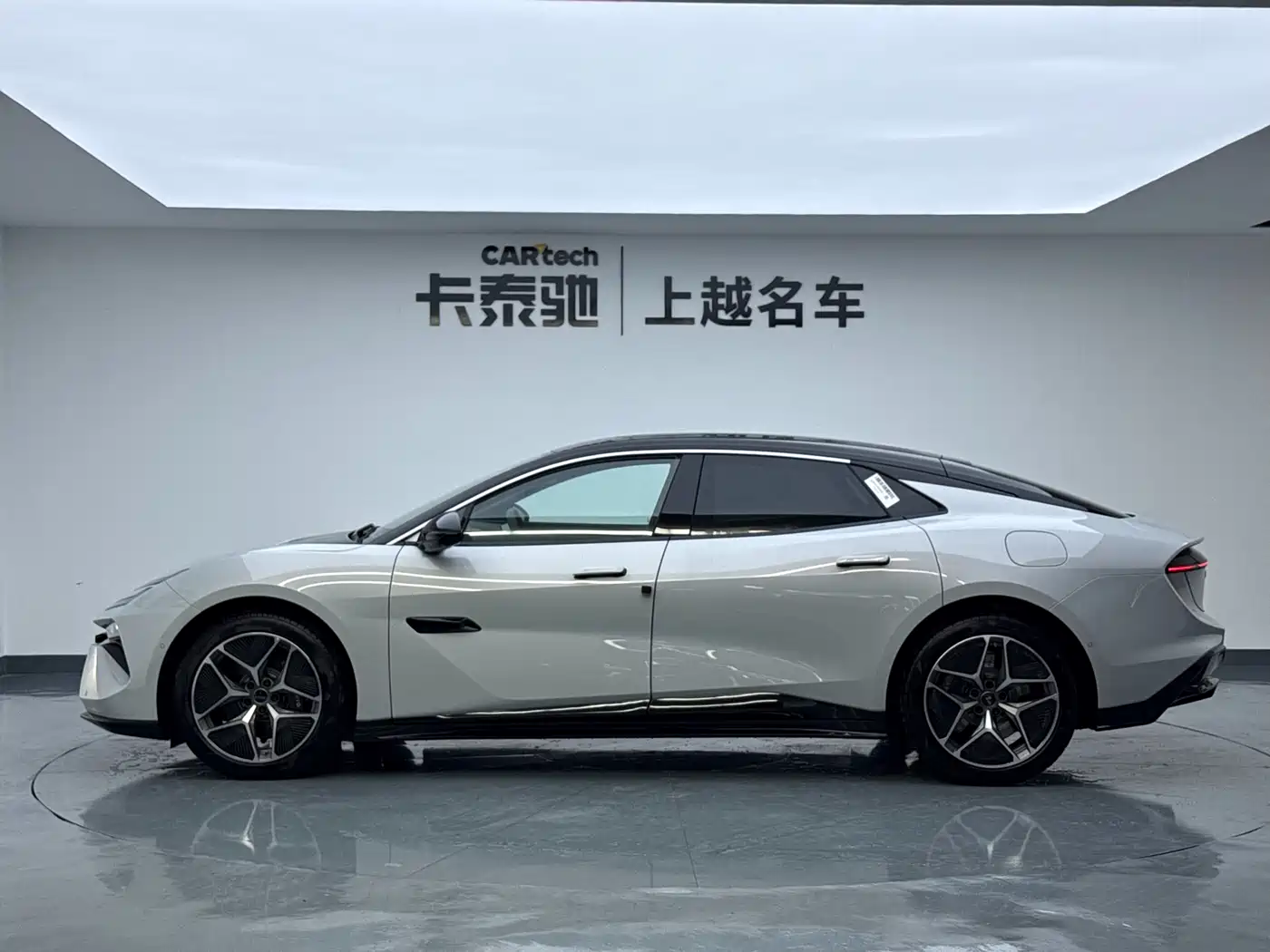 Lotus Cars EMEYA Blossom 2025 600 Wagon фото 8
