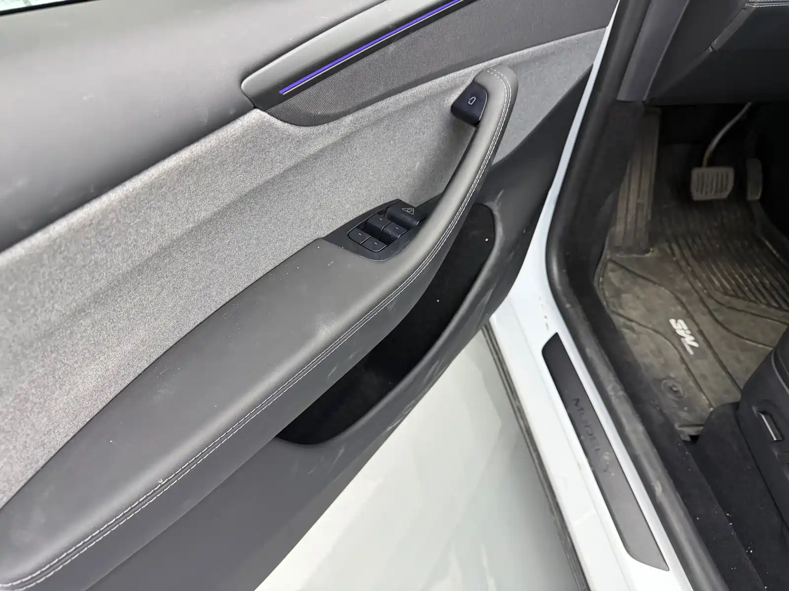 Photo 5 - Tesla Model Y