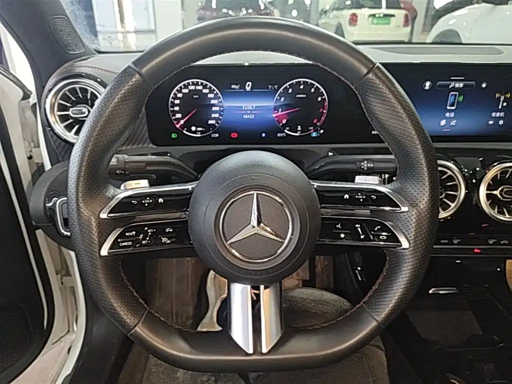 Mercedes-Benz A-Class 2023 A 200 L Fashion фото 11