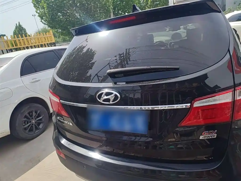 Hyundai Grand Santa Fe 2013 3.0L 7-Seater 4WD Luxury Edition фото 6