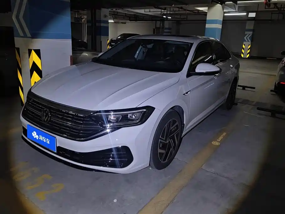 Volkswagen Sagitar 2023 300TSI DSG Surpassing Edition