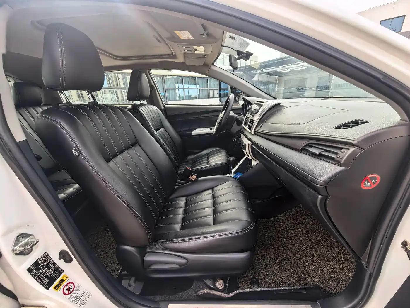 Toyota YARiS L Zhi Xuan 2015 1.5G Auto Sunroof Special Edition фото 6