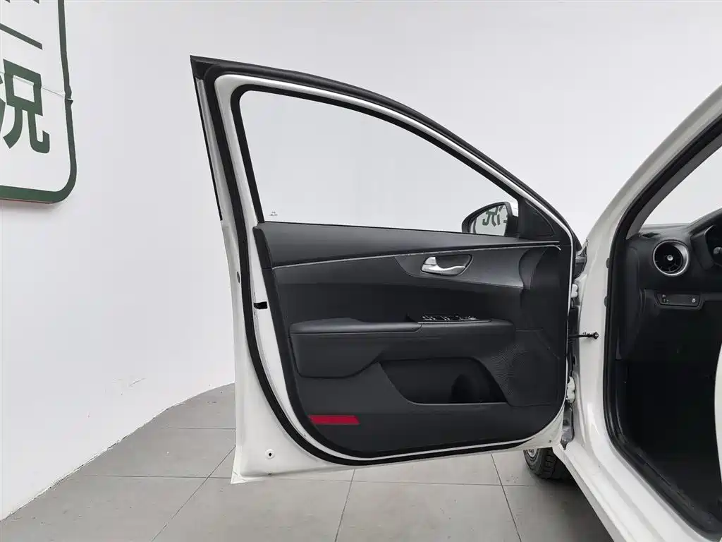Kia K3 2021 1.5L CVT Youth Edition фото 8