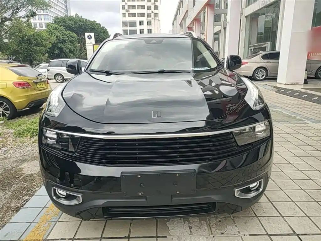 Lynk & Co 01 2017 2.0T 2WD Pro Version фото 3