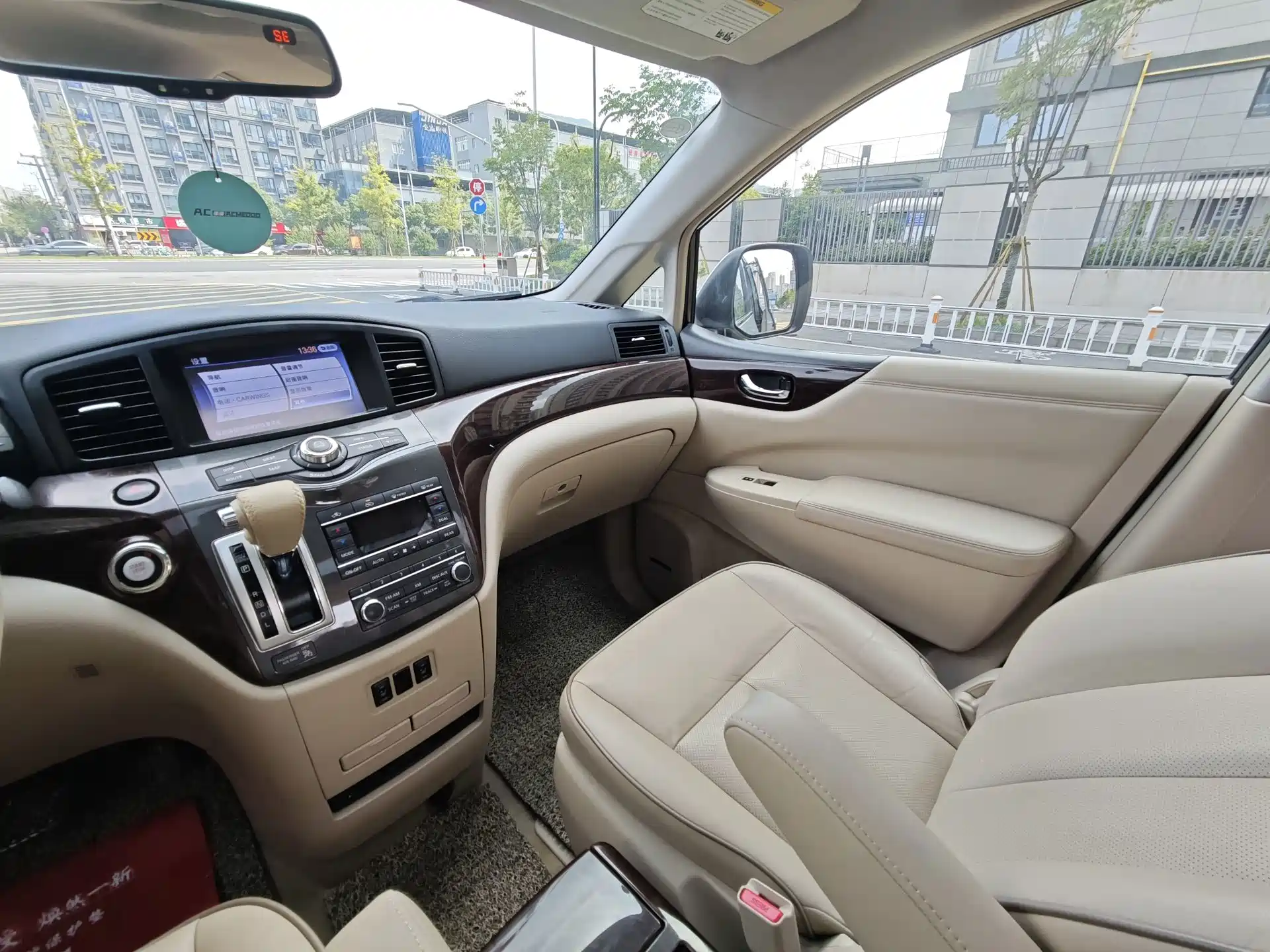 Фото 13 - Nissan Quest