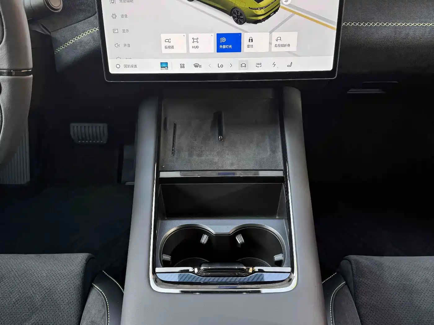 Lynk & Co 10 EM-P 2025 240 AWD Ultra Sport Edition фото 13