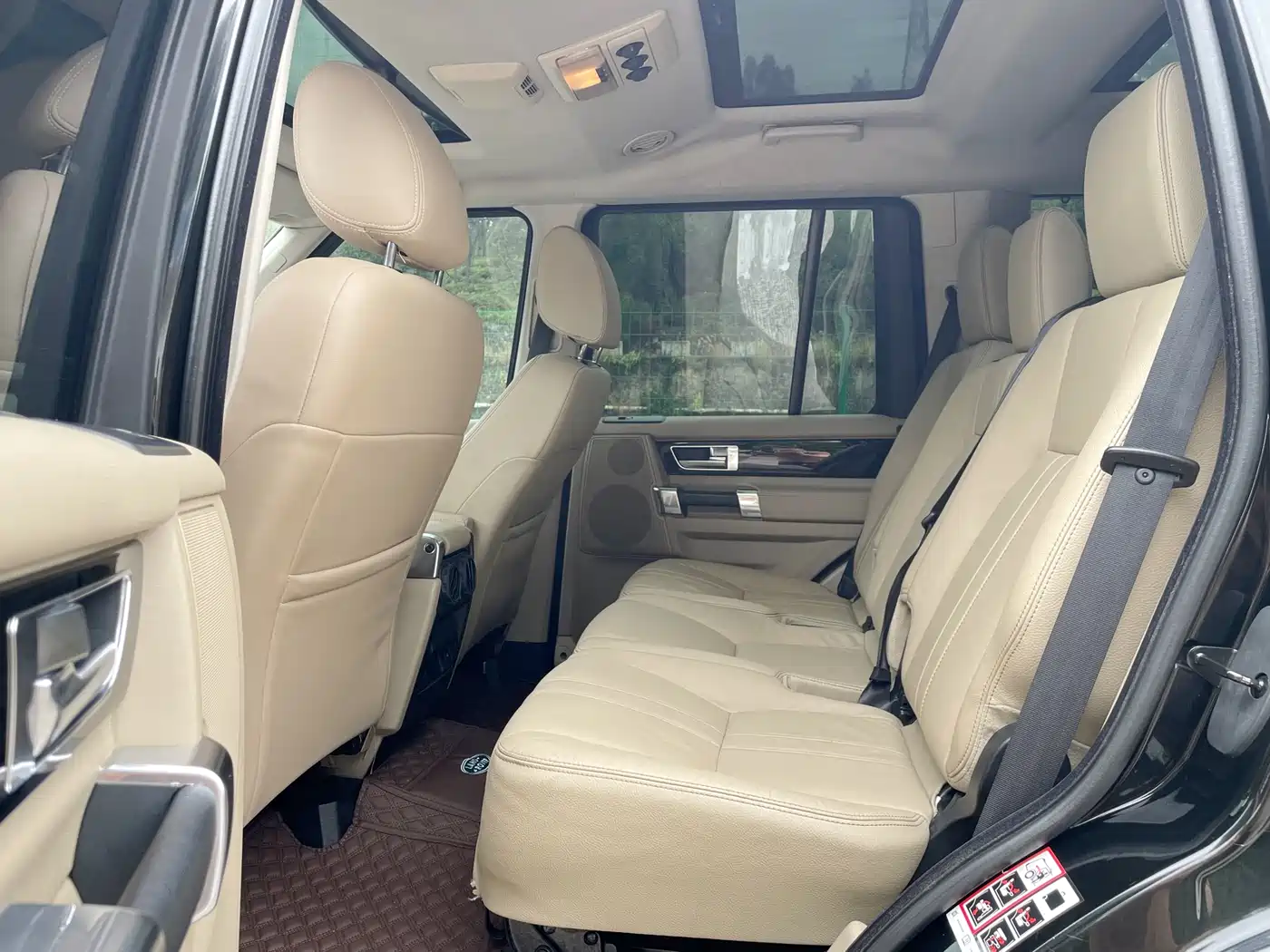 Land Rover Discovery 2011 5.0 V8 HSE фото 8