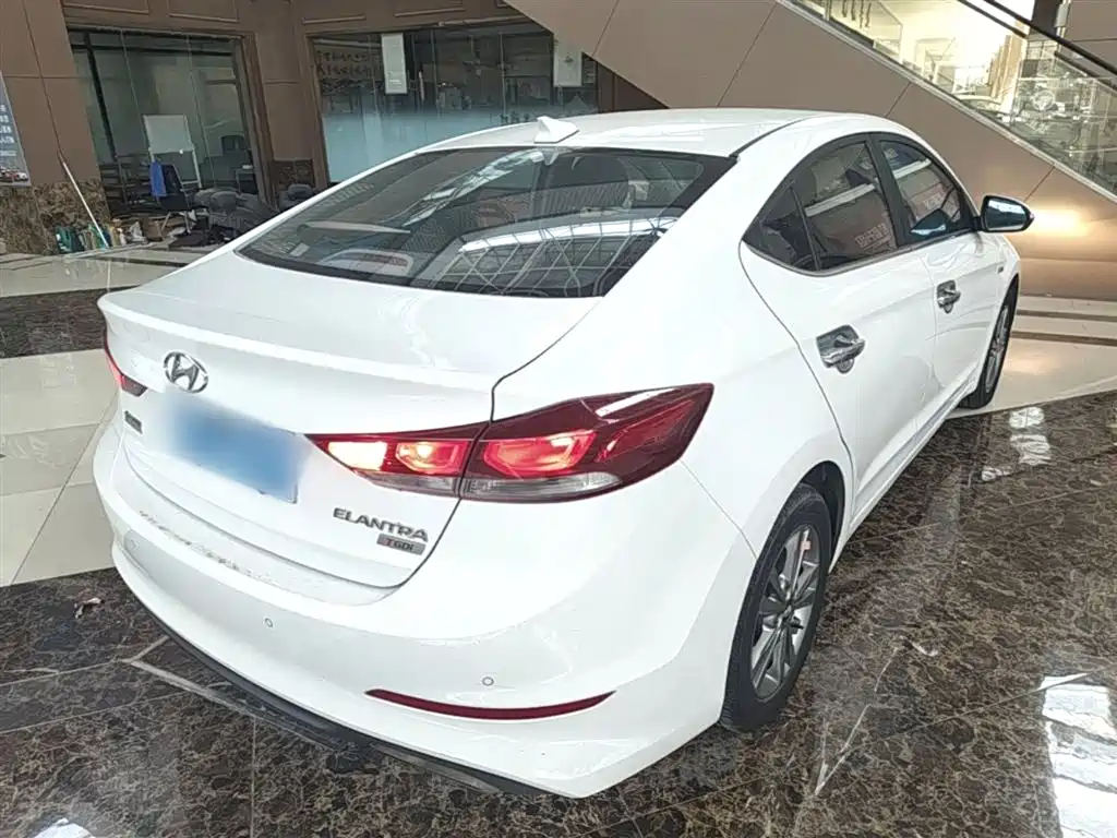Hyundai Elantra 2016 1.4T DCT Dynamic·Vitality фото 7