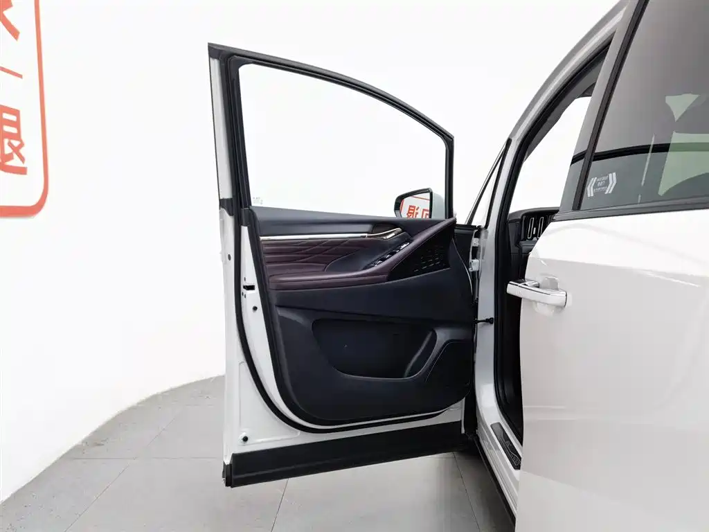 GAC Trumpchi Trumpchi M8 2024 Master Series 400T Ultimate Edition фото 8