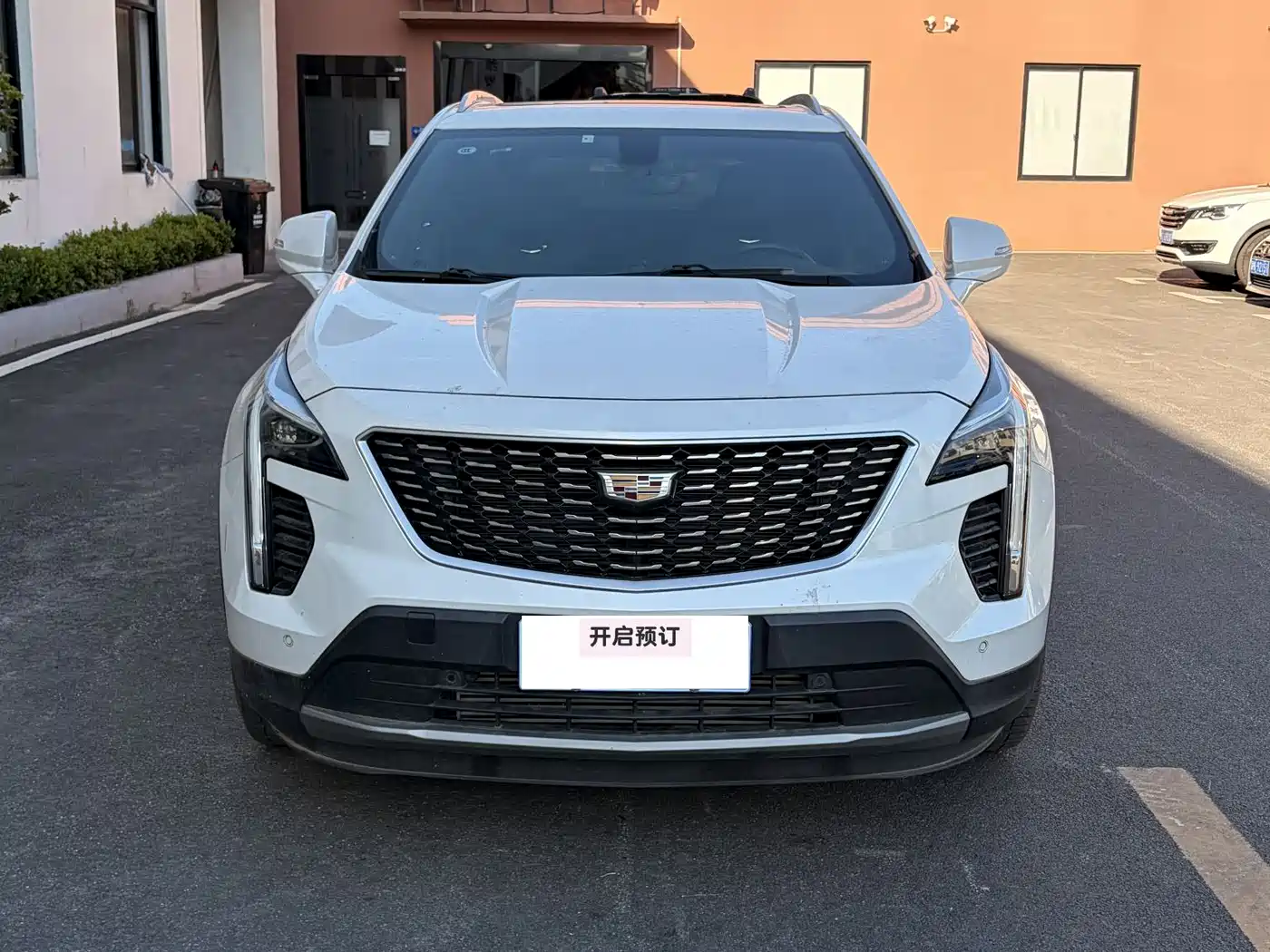 Cadillac XT4 2018 28T FWD Leading Edition
