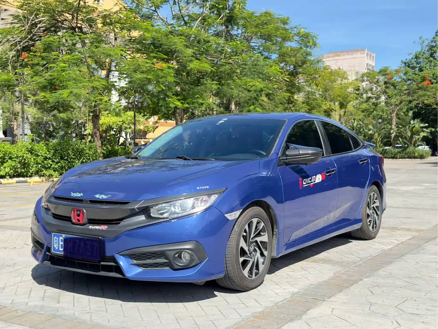Фото 1 - Honda Civic