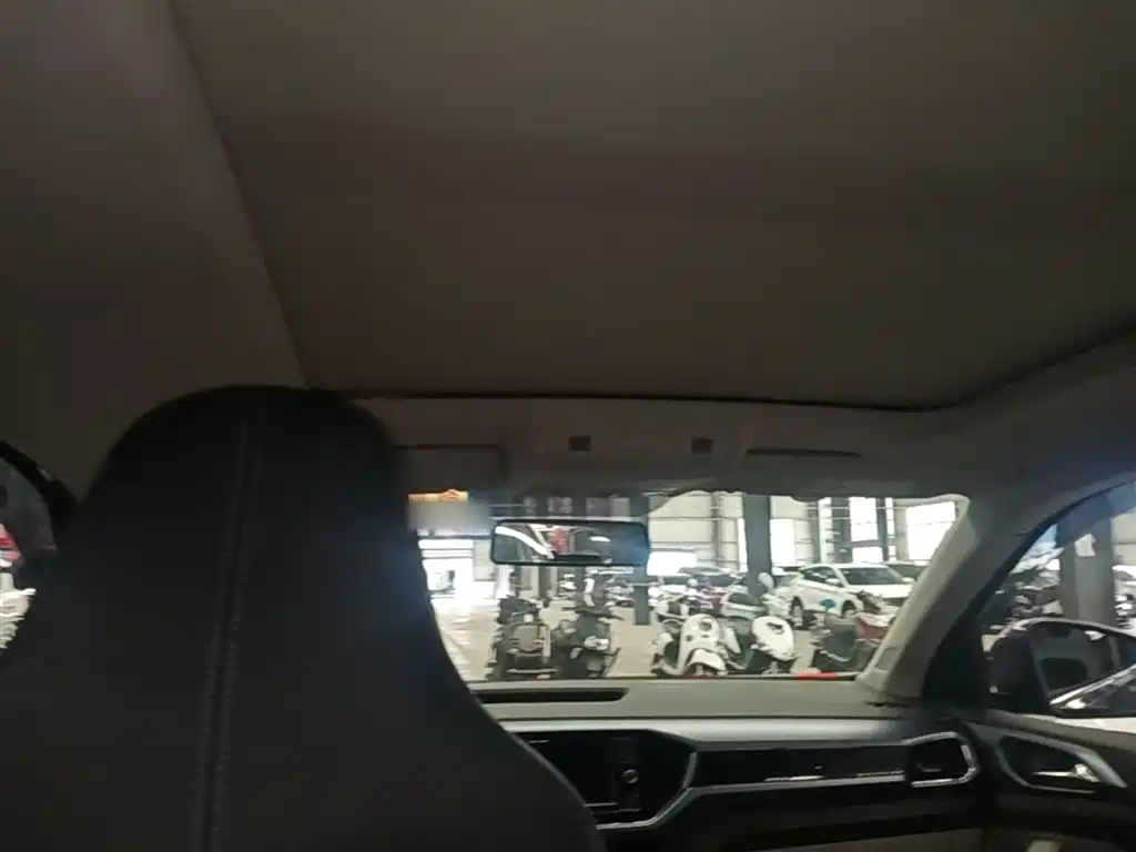 Volkswagen T-Cross 2019 1.5L Automatic Comfort Edition фото 18