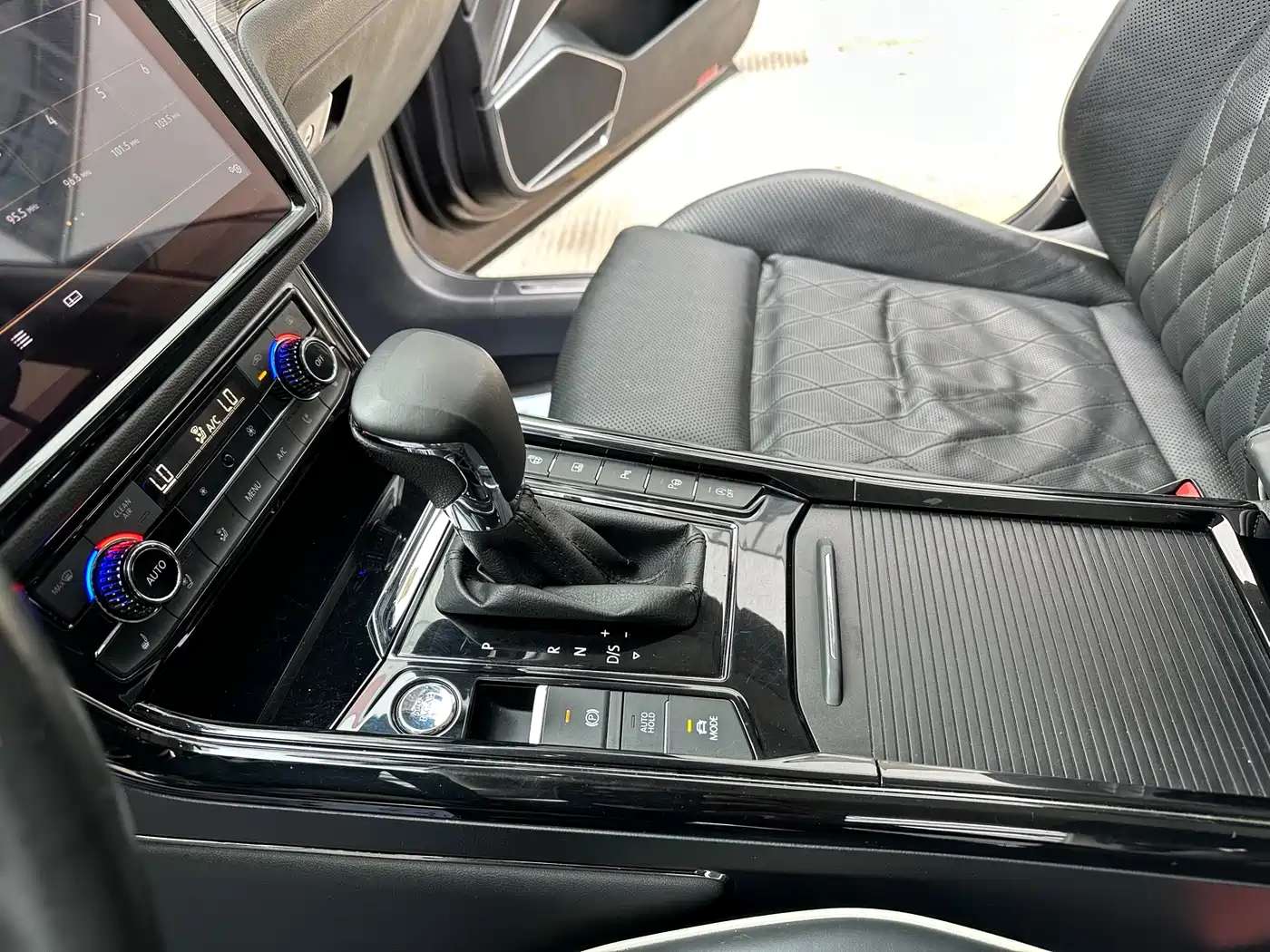 Volkswagen Phideon 2018 Facelift 380TSI FWD Flagship фото 12