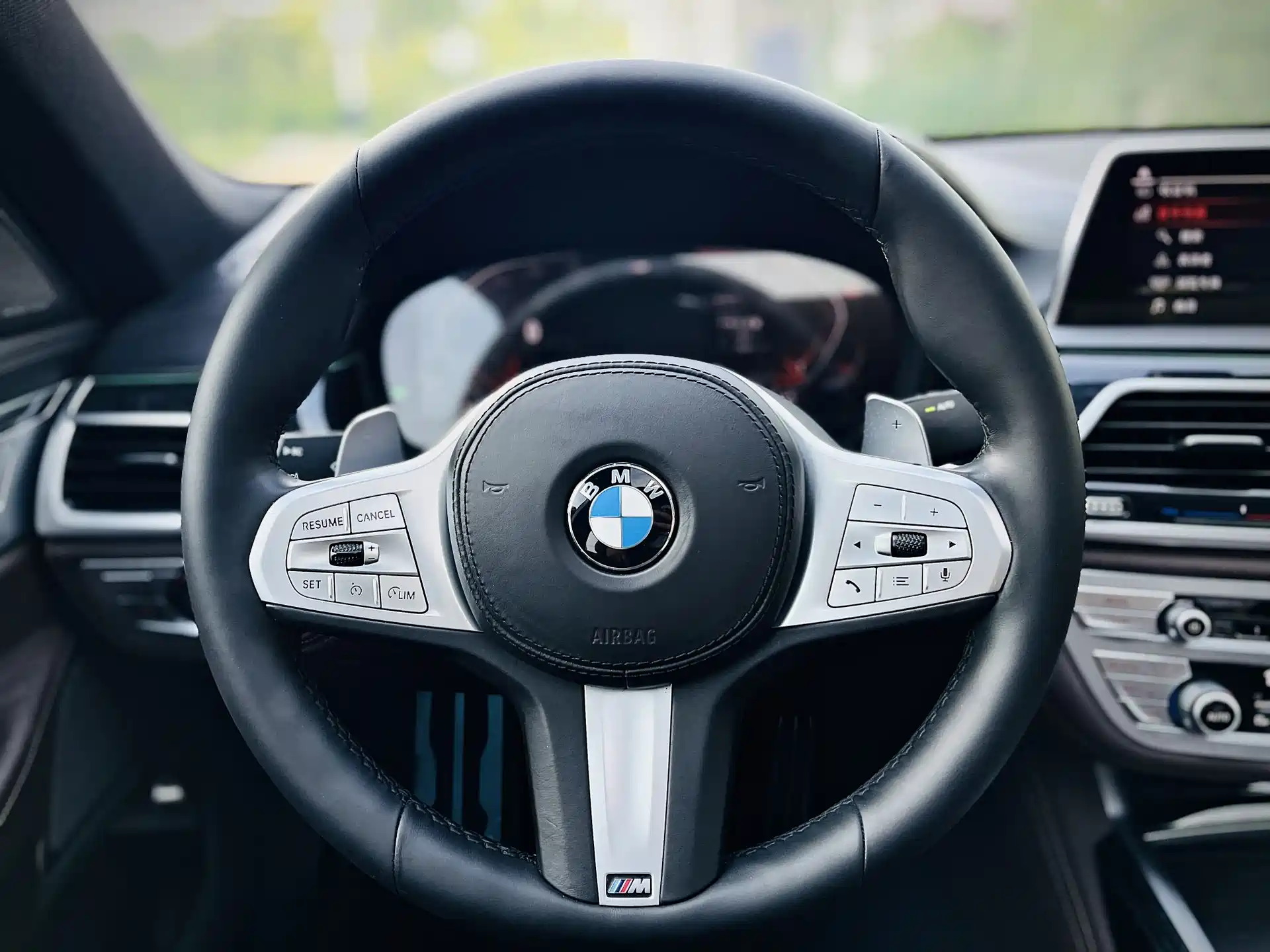 Фото 10 - BMW 7 Series