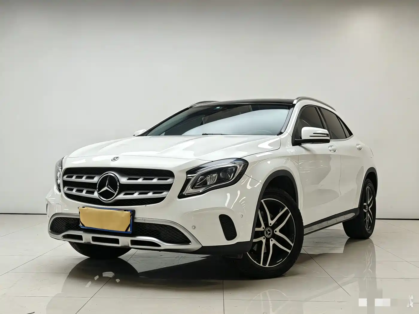Mercedes-Benz GLA 2017 GLA 200 Fashion
