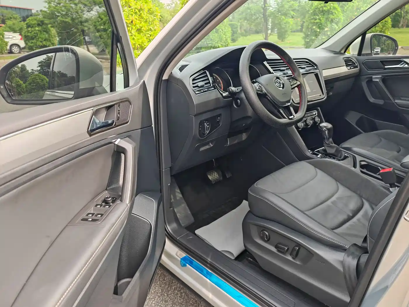 Volkswagen Tiguan L 2019 330TSI Automatic 2WD Panorama Comfort Edition China VI фото 14