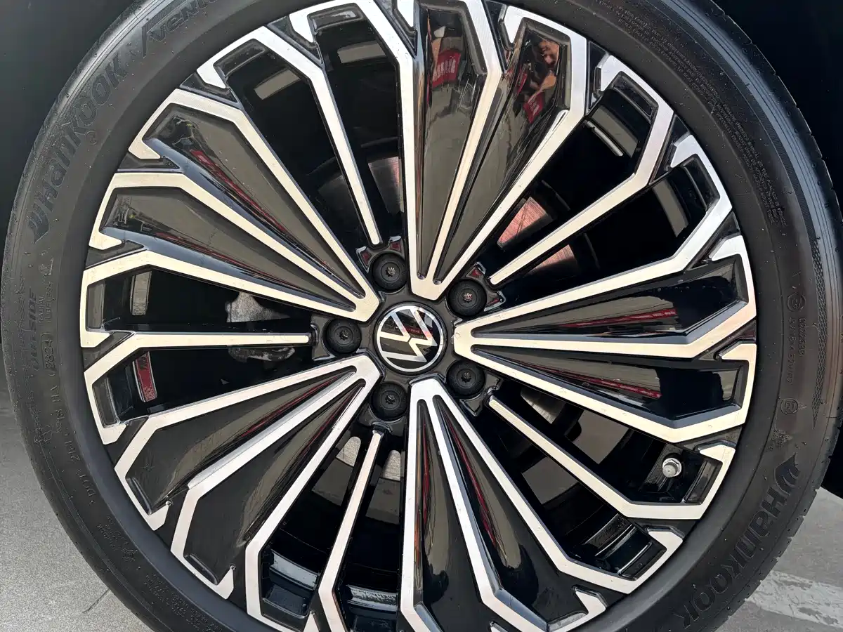 Volkswagen Passat 2025 Pro 380TSI Dragon Prestige Edition фото 6
