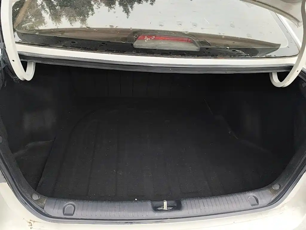 Kia K2 2017 2015 Sedan 1.4L MT GLS