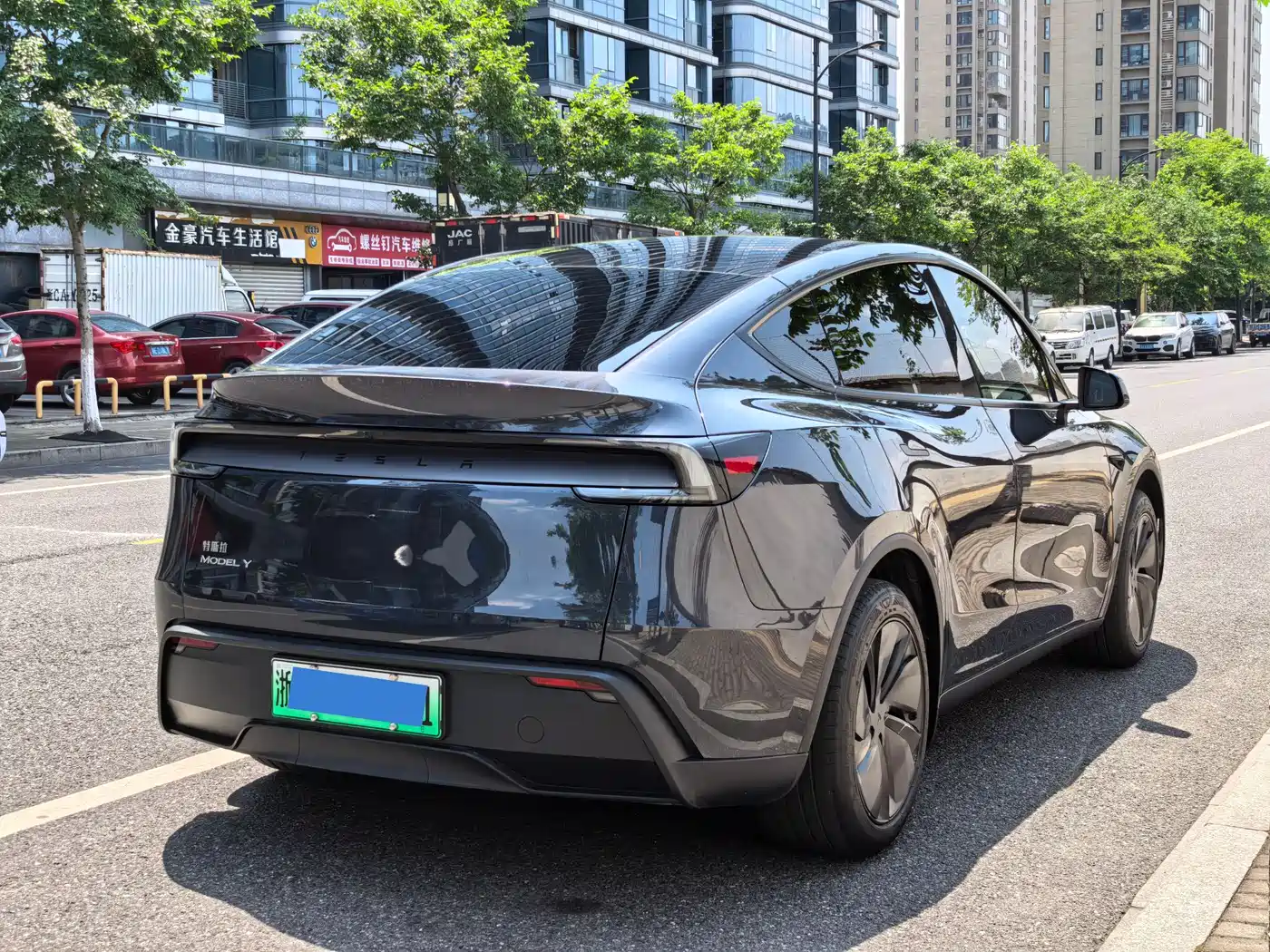 Tesla Model Y 2026 Rear-Wheel Drive фото 7