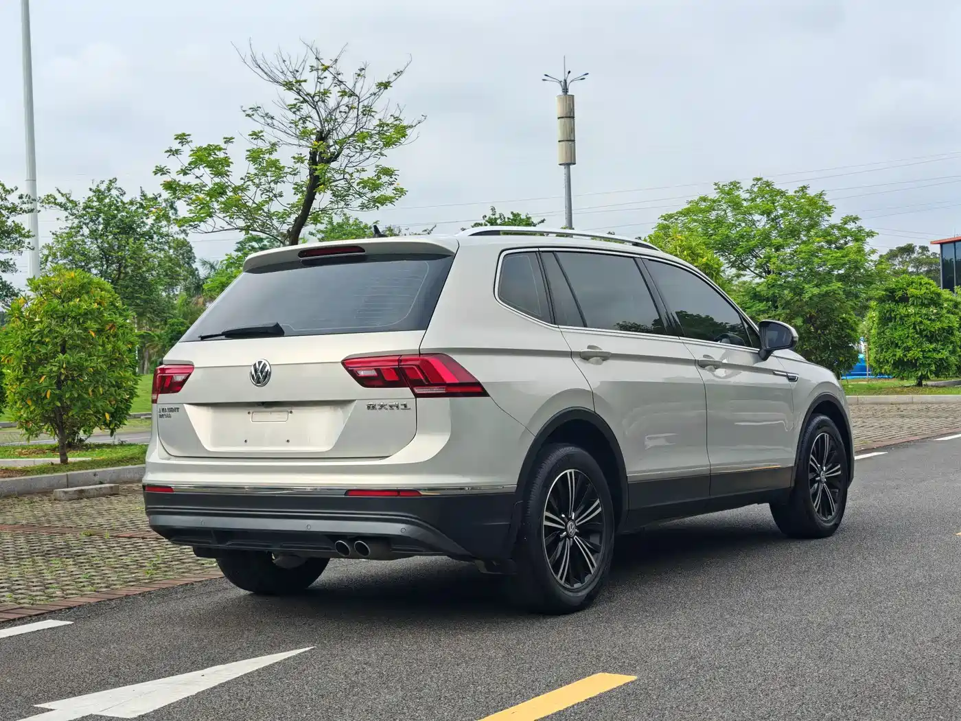 Volkswagen Tiguan L 2019 330TSI Automatic 2WD Panorama Comfort Edition China VI фото 3