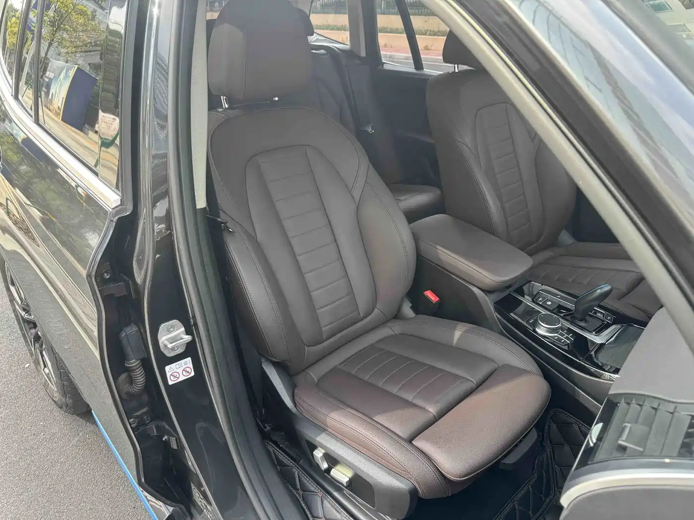 BMW iX3 2021 Leading фото 21