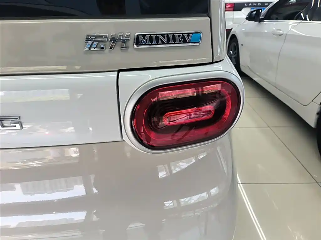 WULING AUTOMOBILE HONGGUANG MINIEV