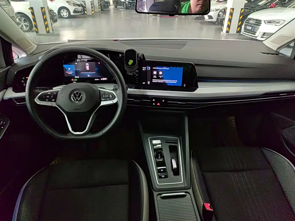 Volkswagen Golf 2023 Facelift 280TSI DSG Pro фото 10