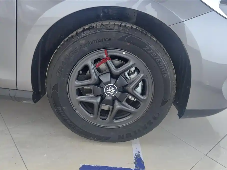 BYD Qin PLUS 2025 DM-i Smart Drive 55KM Leader фото 6