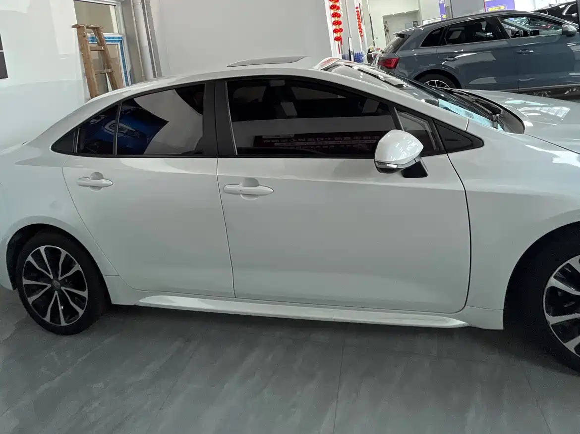 Toyota Levin 2022 185T CVT Sport Edition фото 3