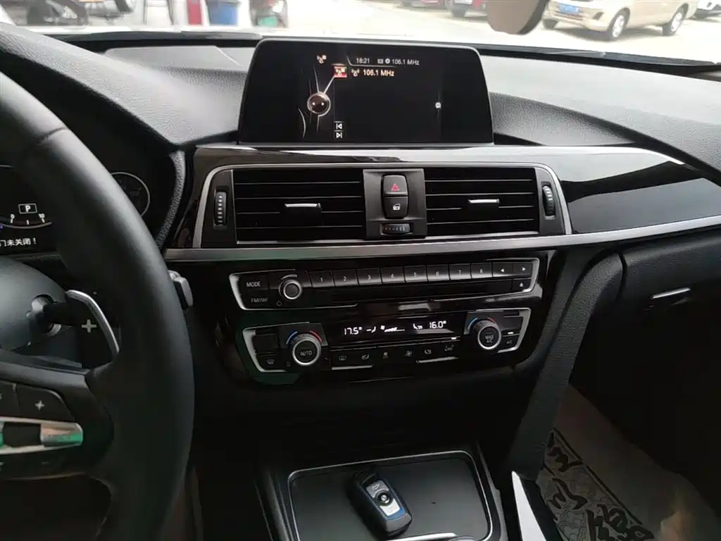 BMW 3 Series 2017 320Li M Sport фото 13