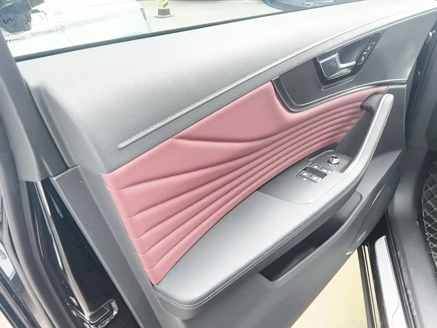 Hongqi HS5 2023 2.0T 4WD Flag Leader Pro фото 7