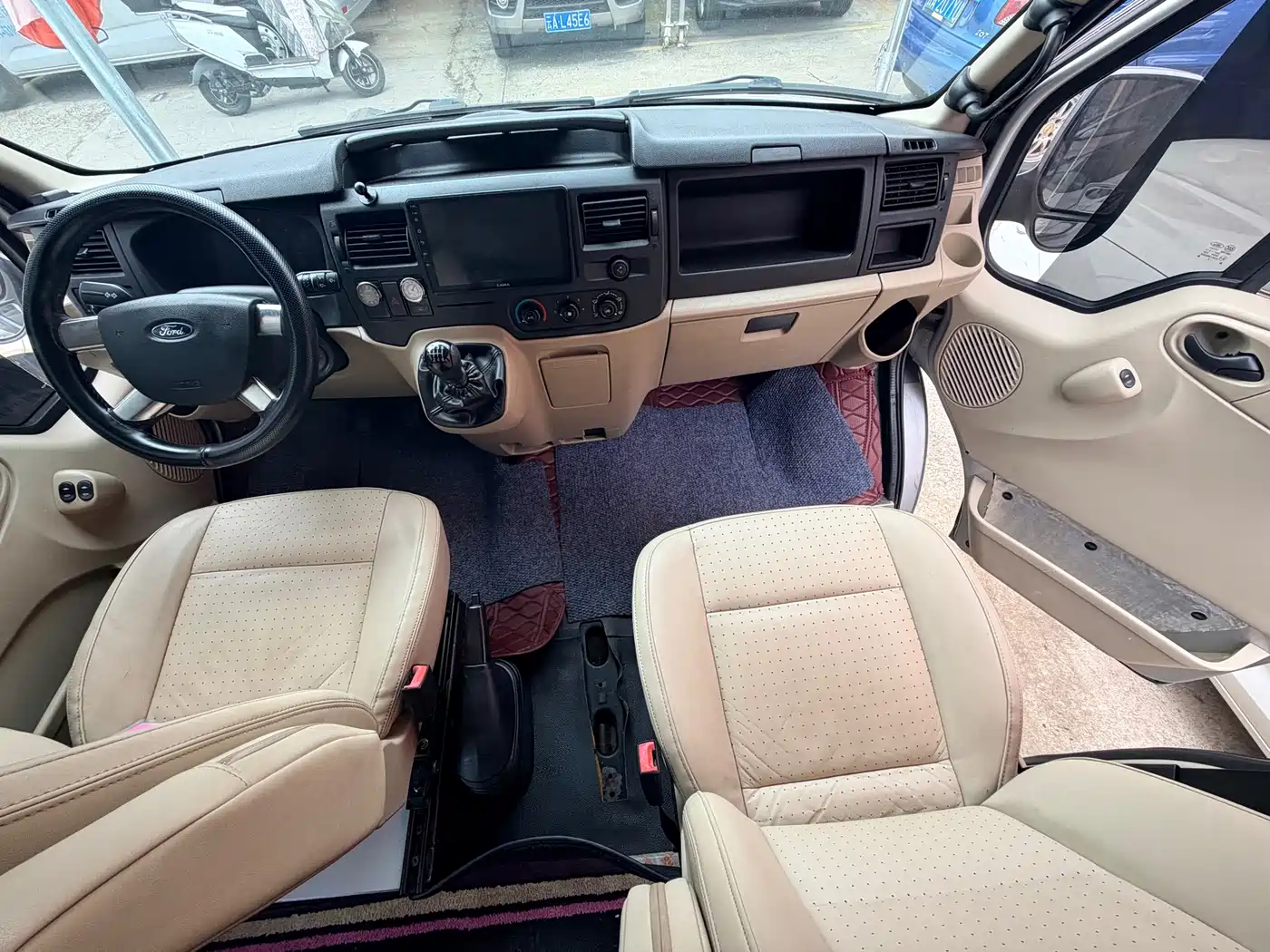 Ford New Generation Transit 2013 2013 2.4T Diesel Economy Logistics Short Wheelbase Medium Roof China III