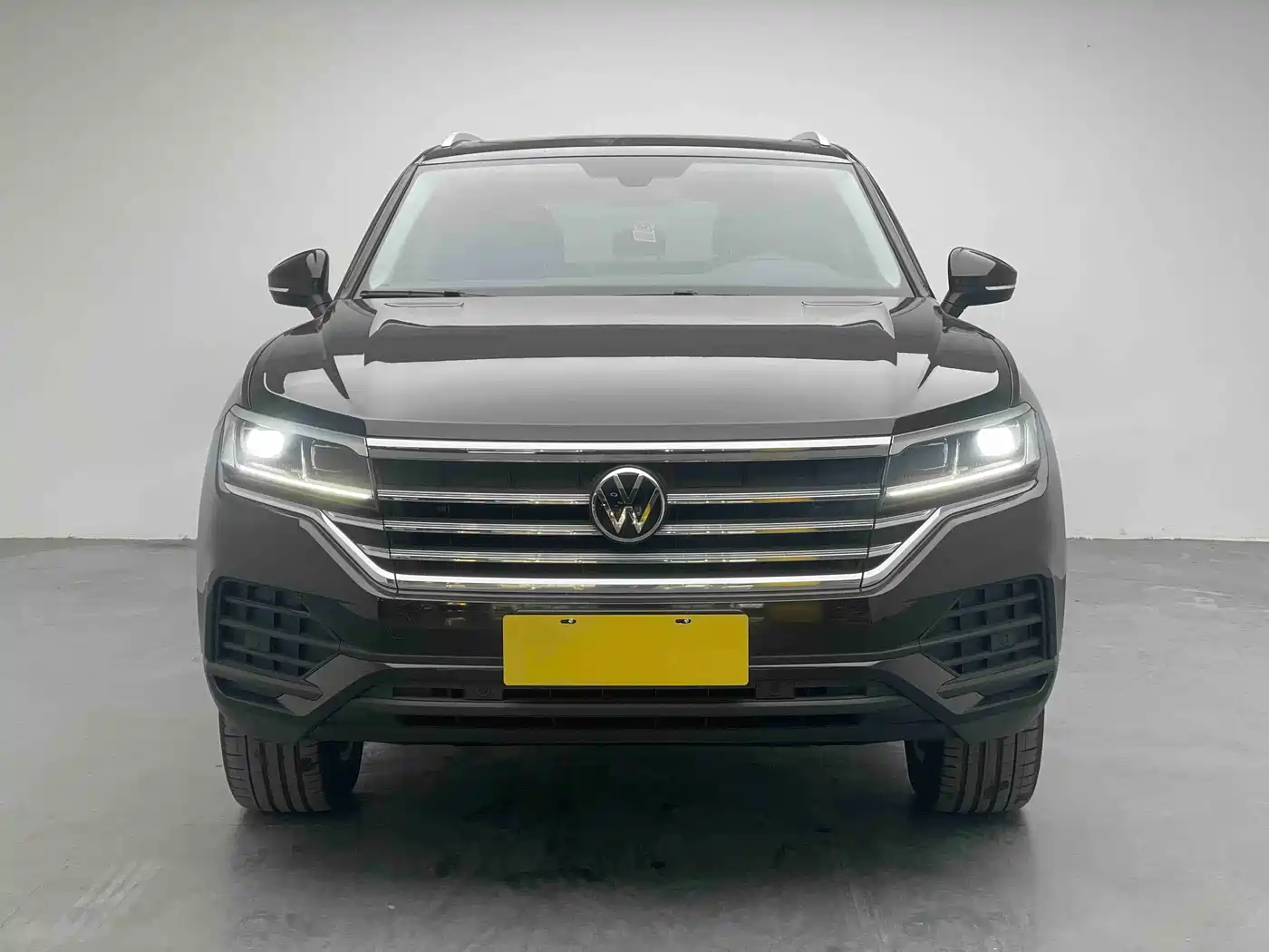 Volkswagen Touareg 2021 2.0TSI Pilot Special Edition фото 2