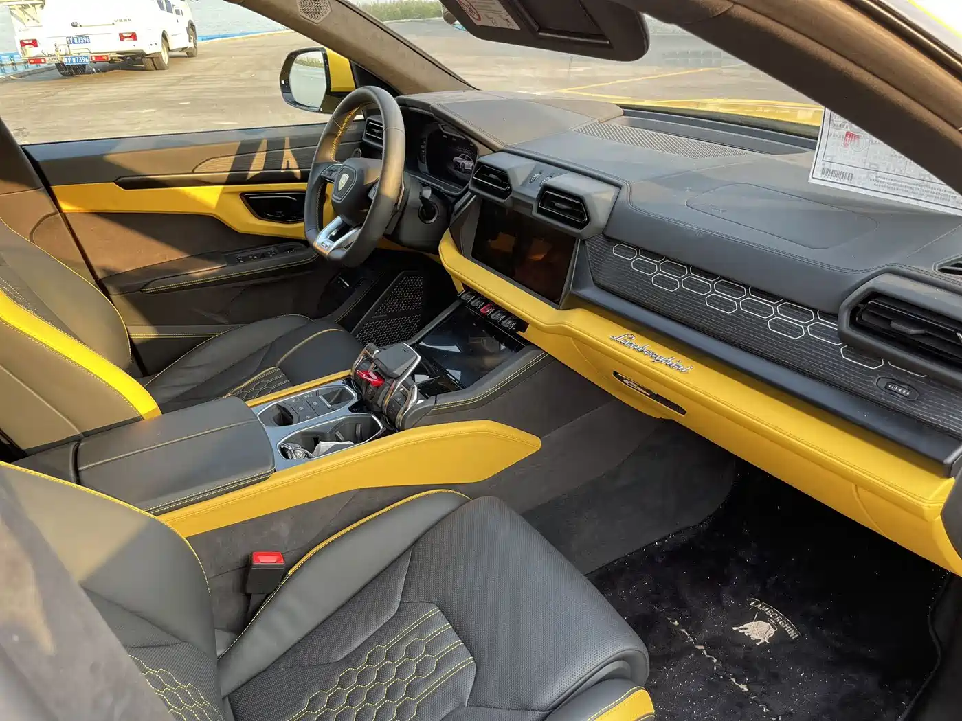 Lamborghini Urus SE 2026 2025 4.0T Standard Edition