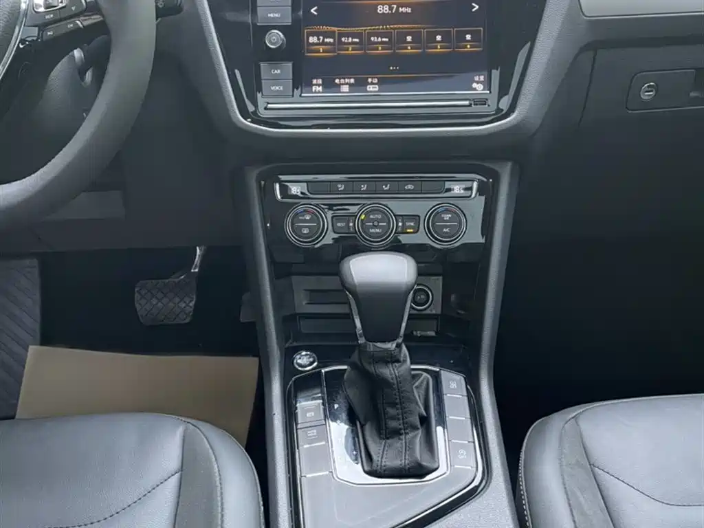Volkswagen Tiguan L 2019 330TSI Automatic 2WD Panorama Comfort Edition China VI фото 10