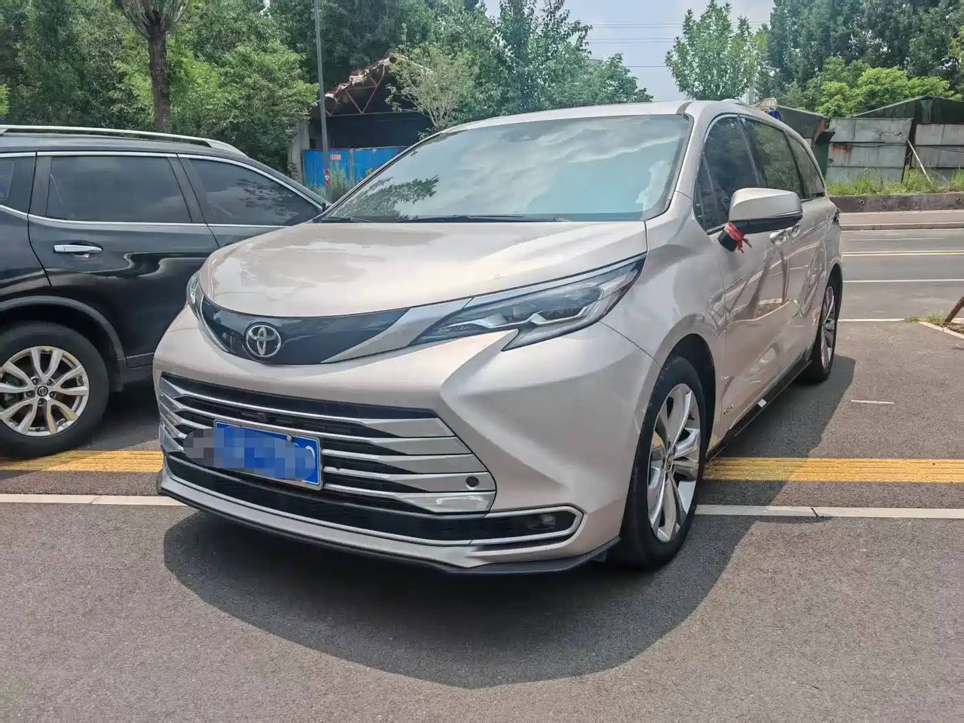 Toyota Sienna 2024 2.5L Hybrid Platinum Edition