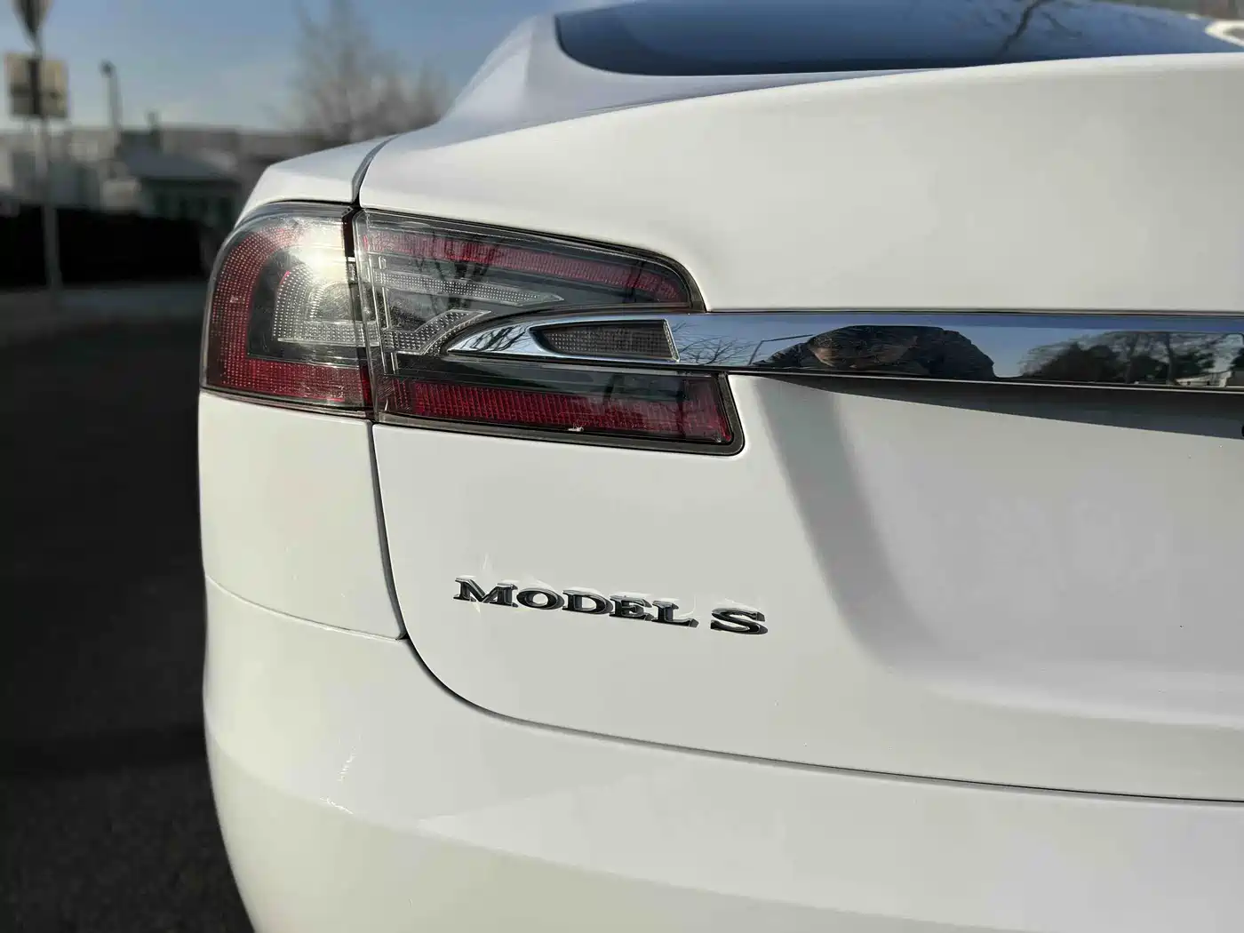 TESLA MODEL S
