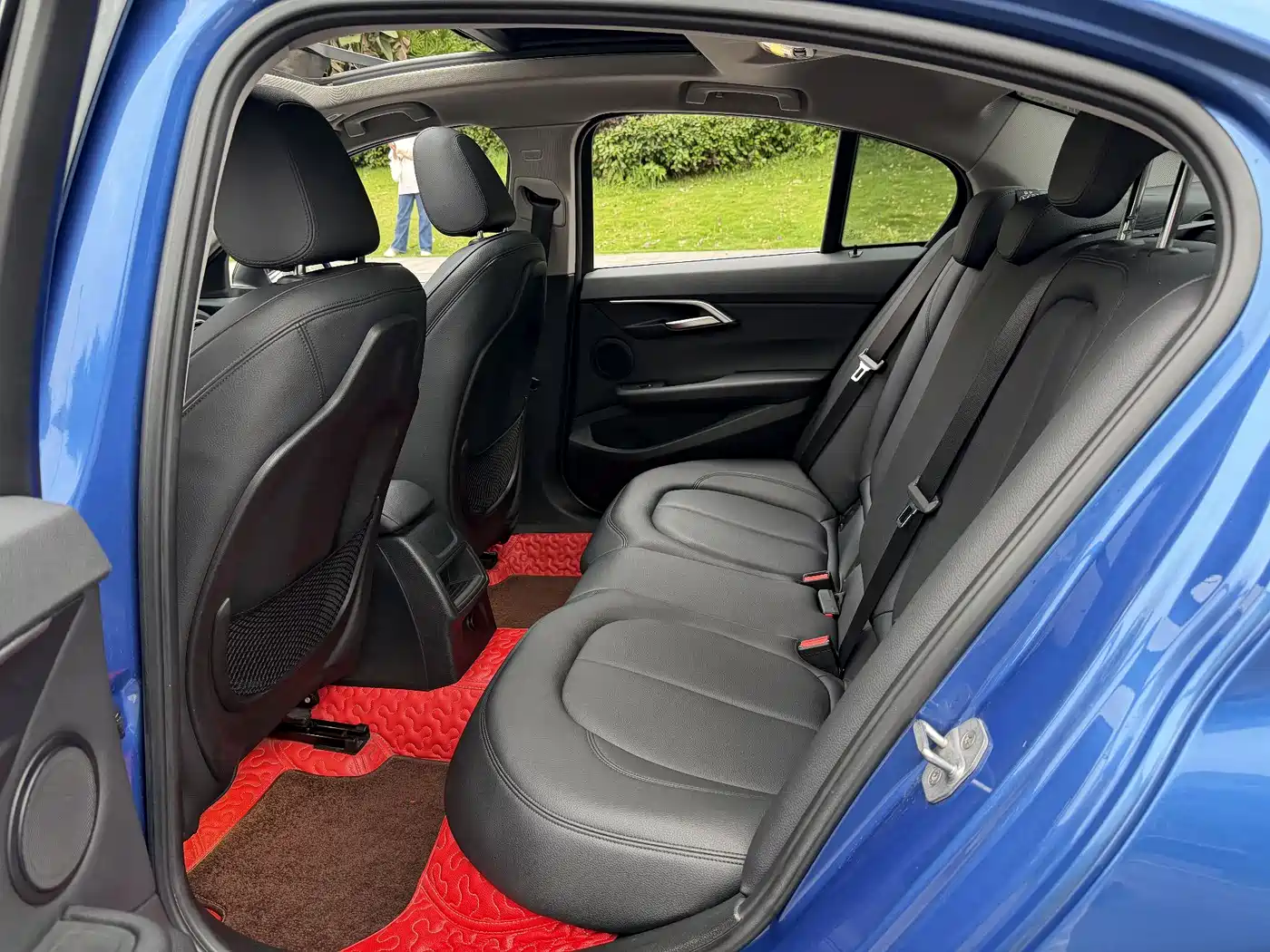 BMW 1 Series 2018 118i Sport Edition фото 5
