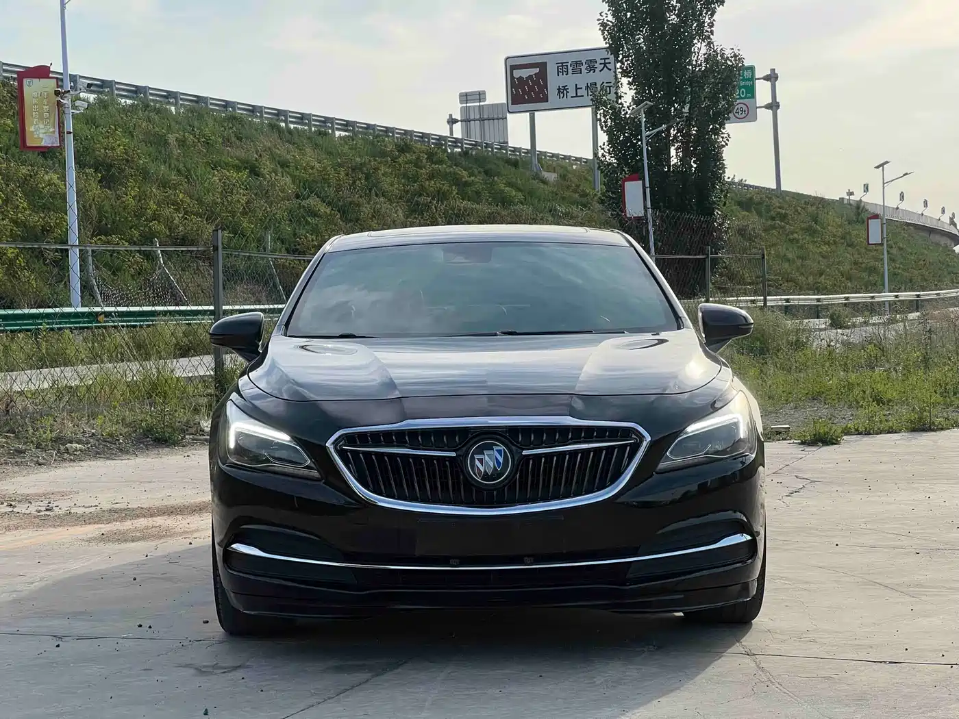 Buick LaCrosse 2016 Model 28T Luxury фото 2