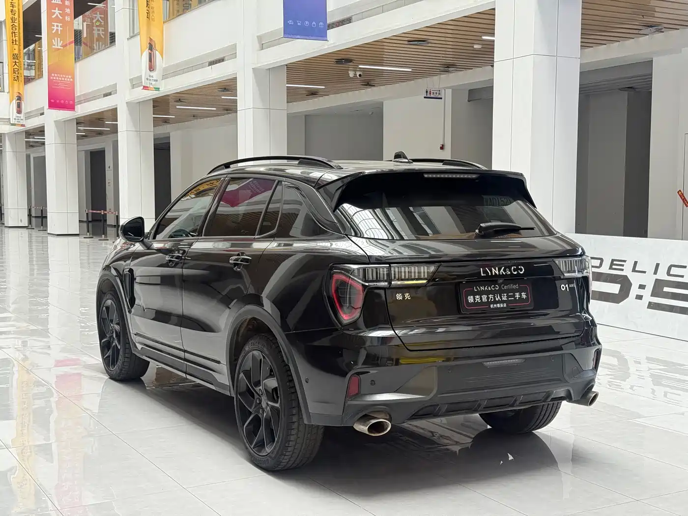 Lynk & Co 01 2021 2.0TD AWD Night Edition фото 6