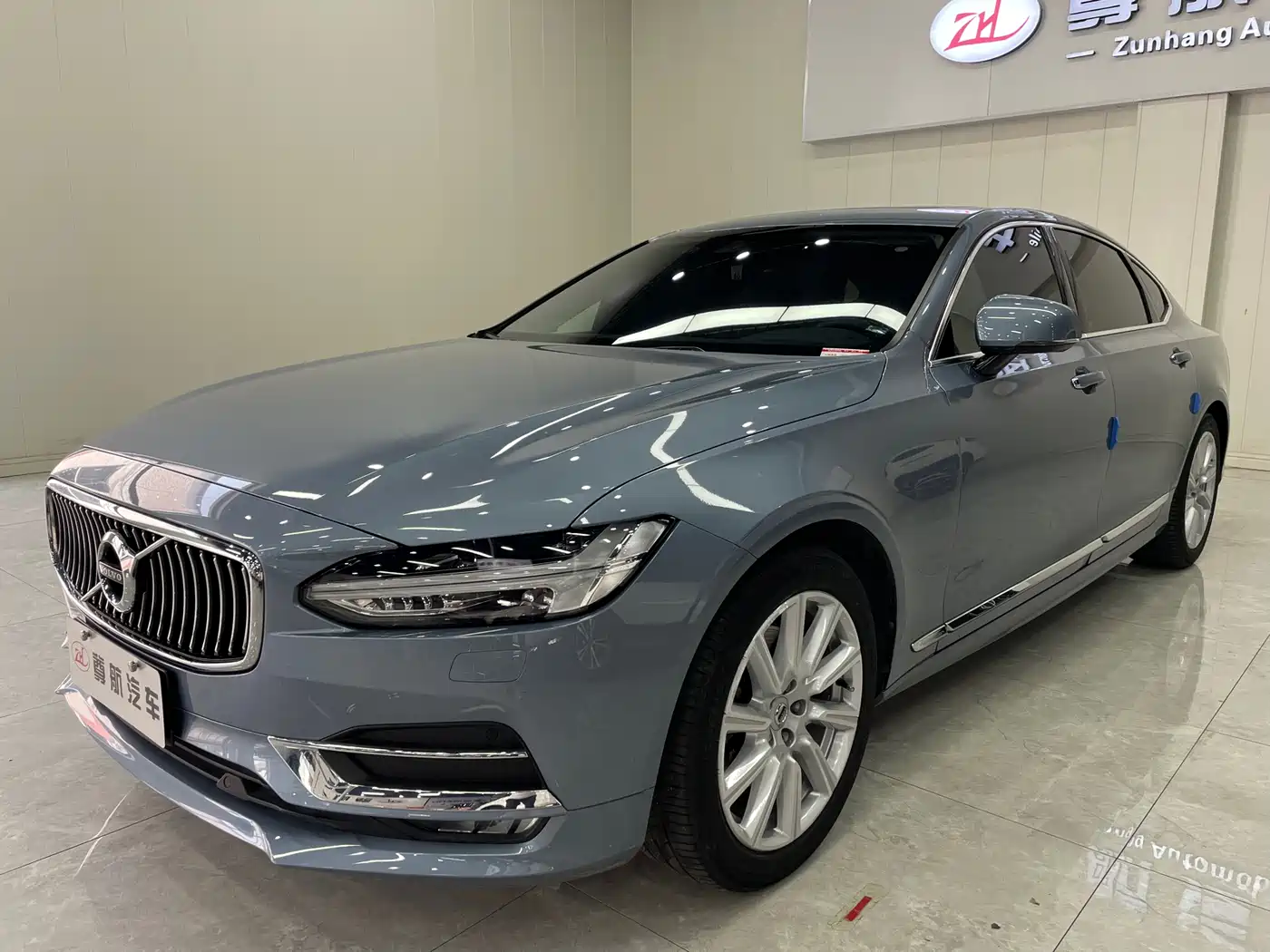 Фото 4 - Volvo S90