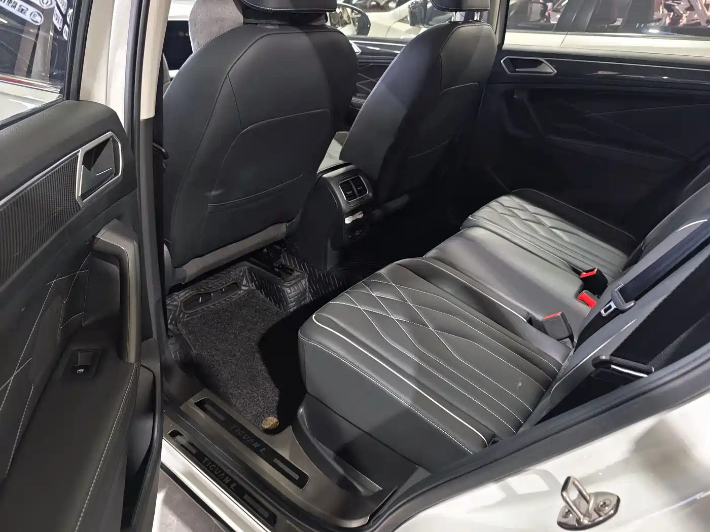 Volkswagen Tiguan L 2024 Outstanding 330TSI Auto 2WD R-Line Dragon Glory Edition фото 9