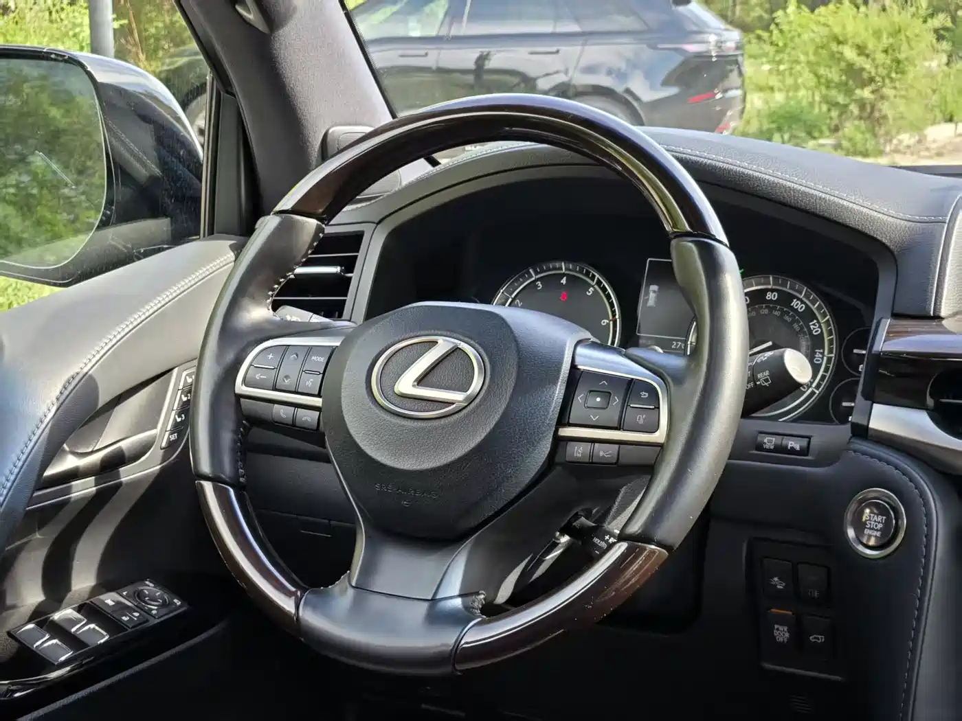 Lexus LX 2019 570 Dynamic Luxury Edition фото 11