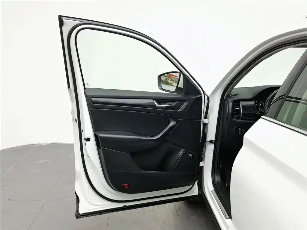 Škoda Kodiaq 2019 Facelift TSI330 7-Seater 2WD Luxury Premium Edition China VI фото 8