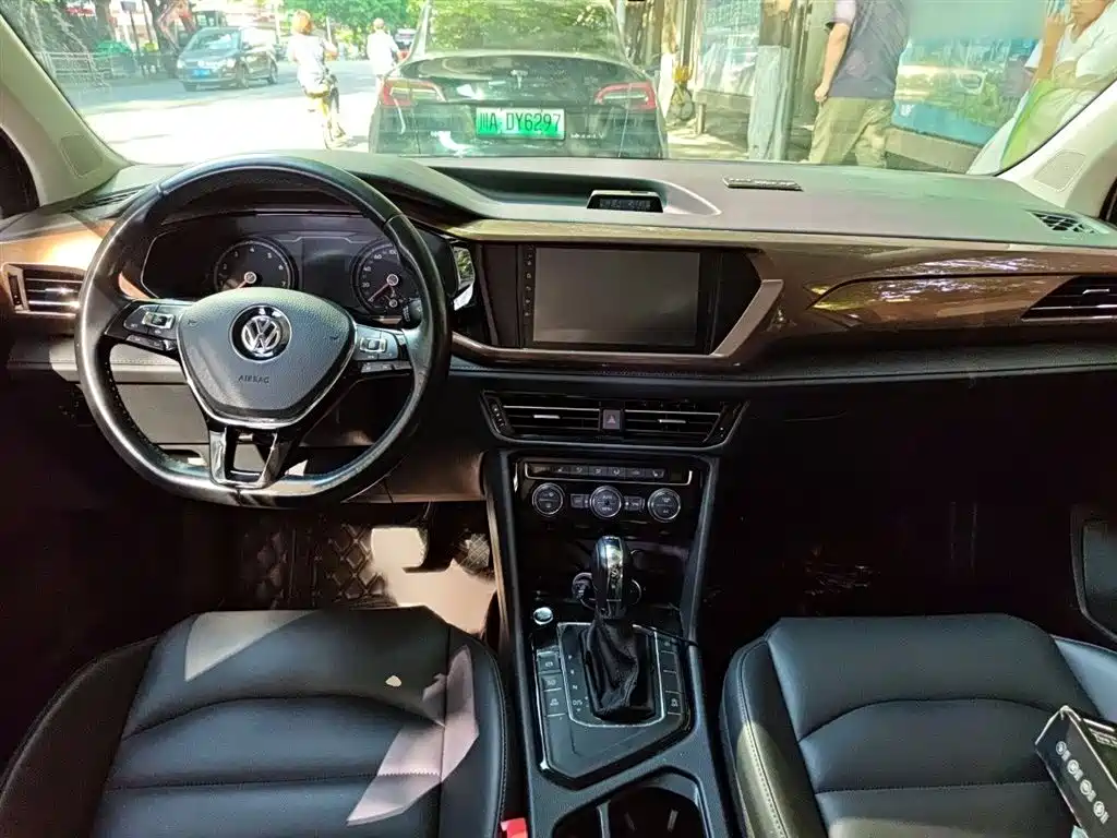 Volkswagen Tharu 2019 280TSI 2WD Comfort Edition China VI фото 13
