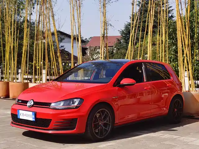 VOLKSWAGEN GOLF GTI