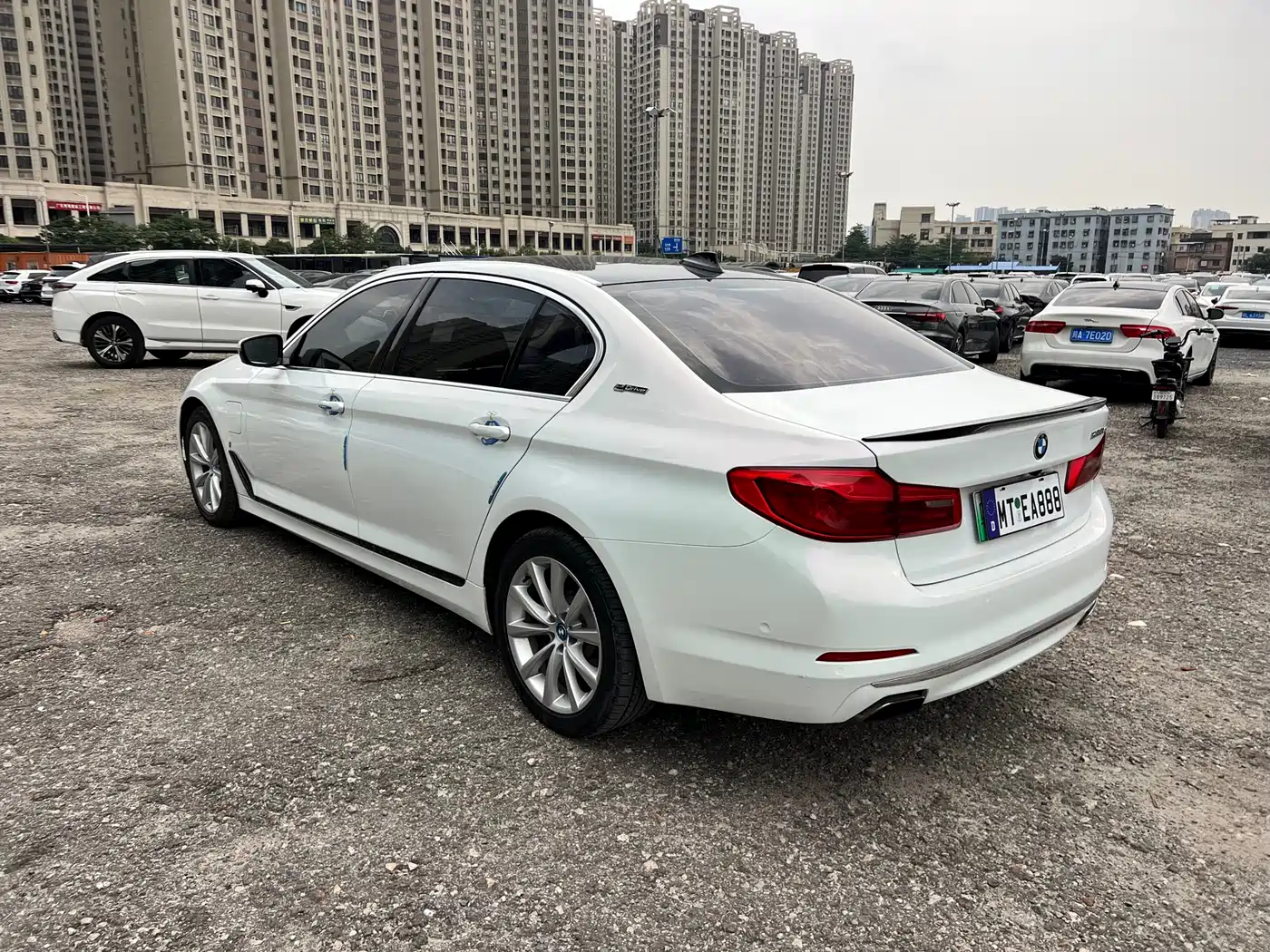 BMW 5 Series New Energy 2019 530Le Luxury Package фото 6