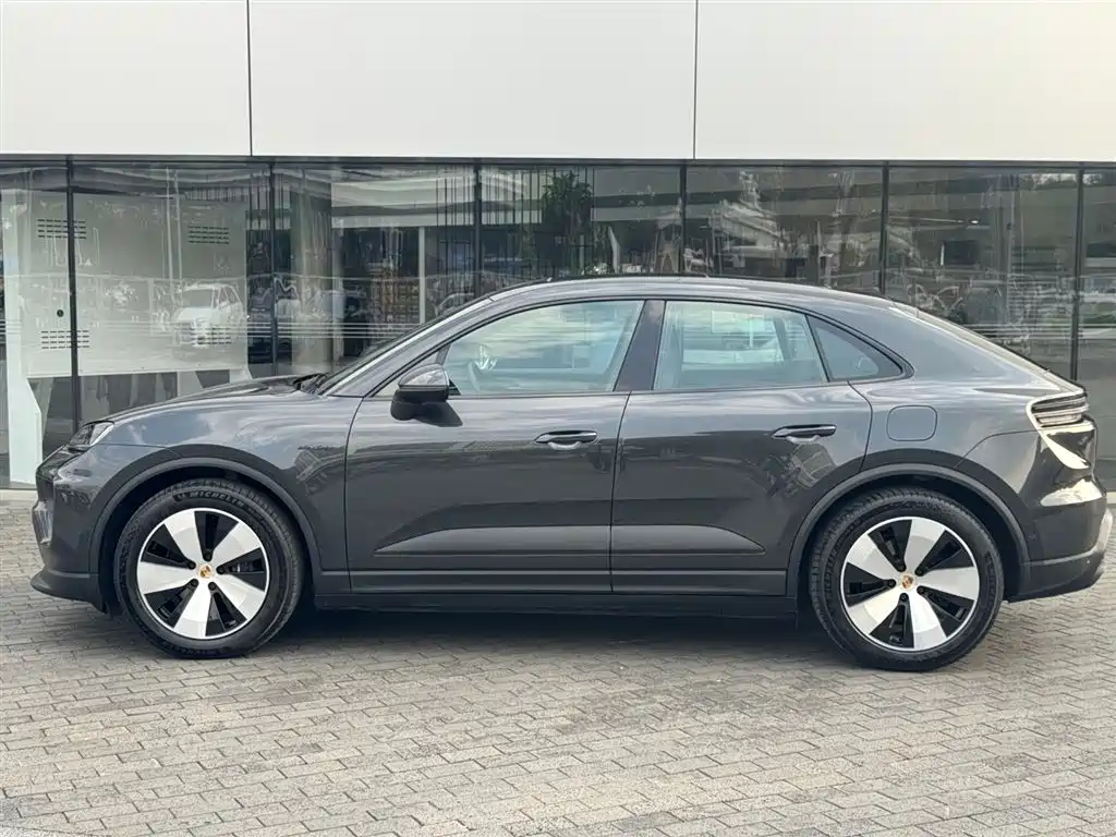Porsche Macan EV 2024 Macan 4 фото 2